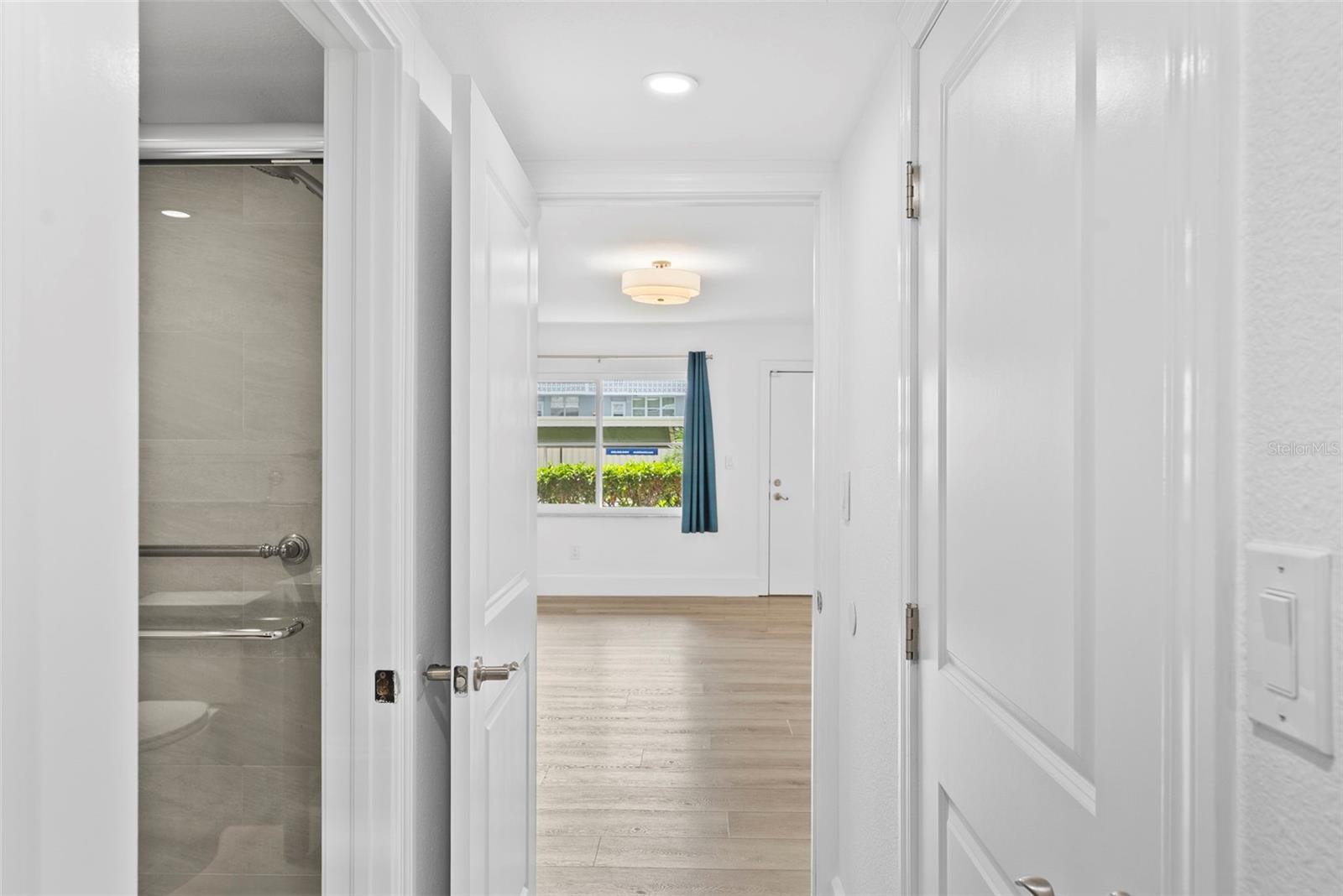 Image 24 of 45 For 4920 Locust Street Ne 104