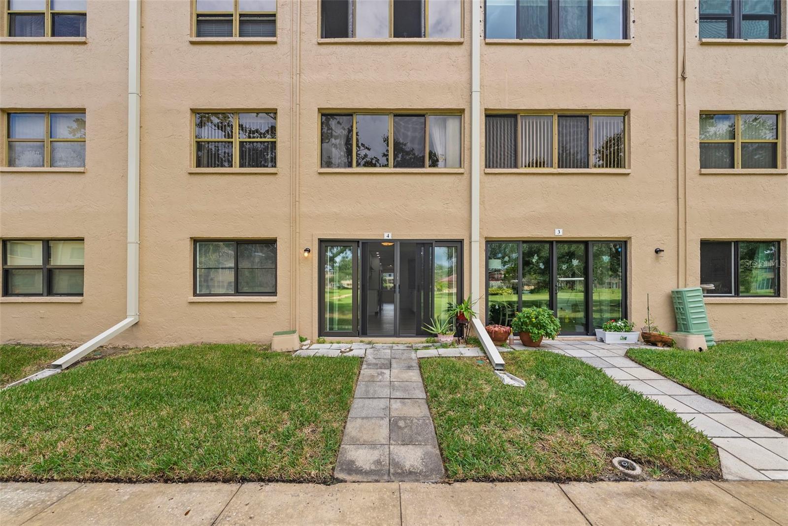 Image 31 of 45 For 4920 Locust Street Ne 104