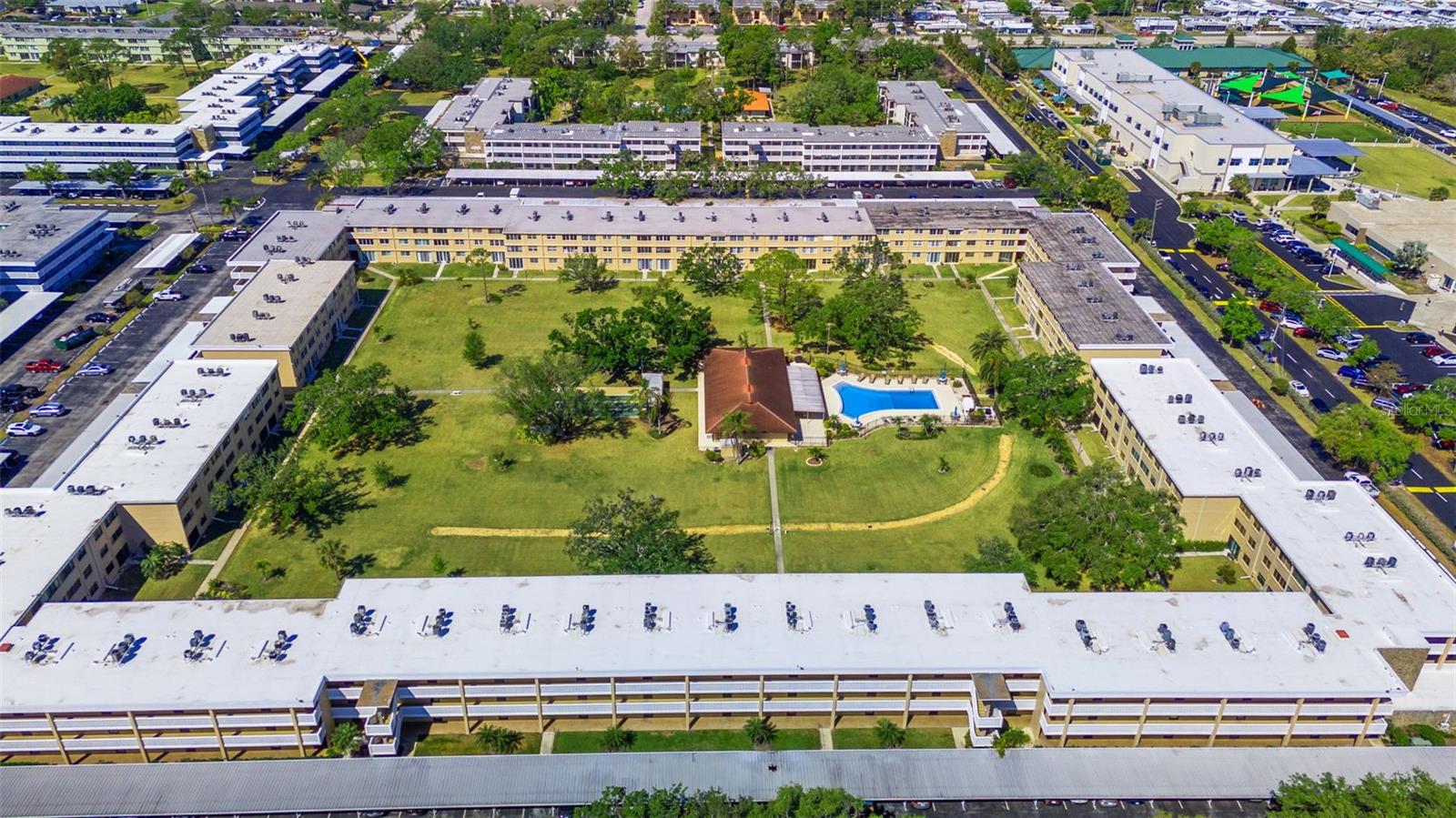 Image 35 of 45 For 4920 Locust Street Ne 104