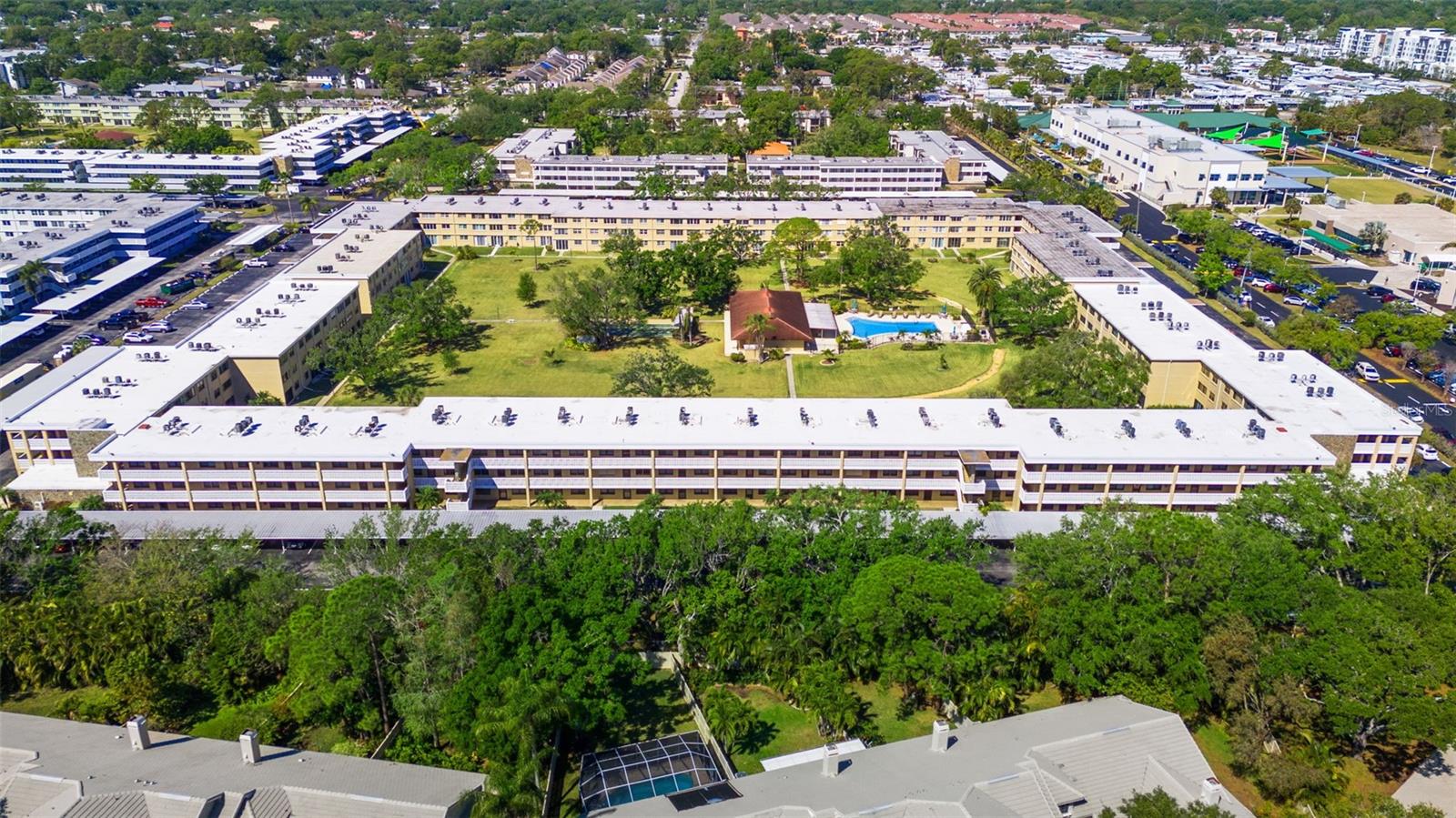 Image 37 of 45 For 4920 Locust Street Ne 104