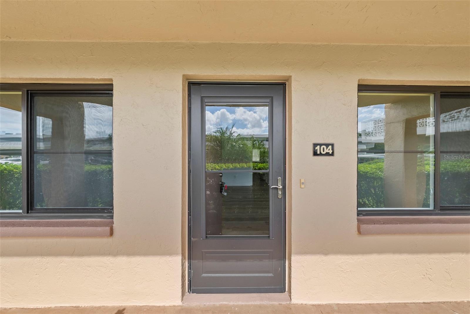 Image 4 of 45 For 4920 Locust Street Ne 104