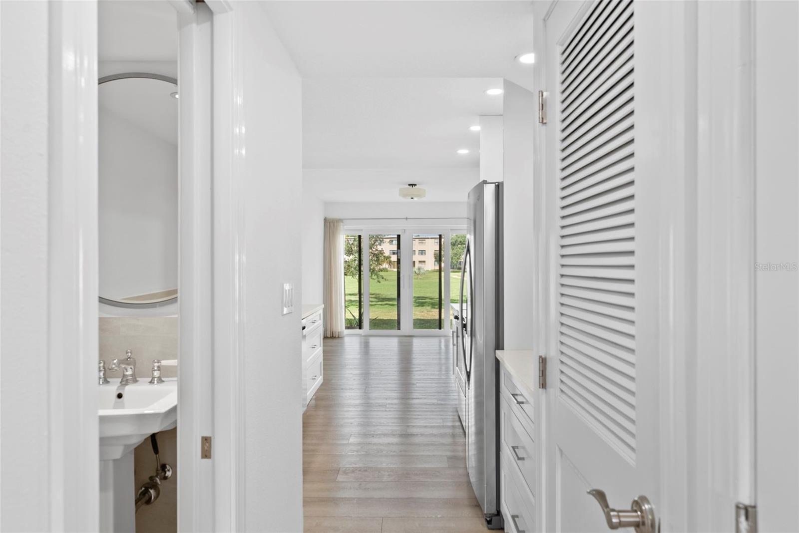 Image 9 of 45 For 4920 Locust Street Ne 104