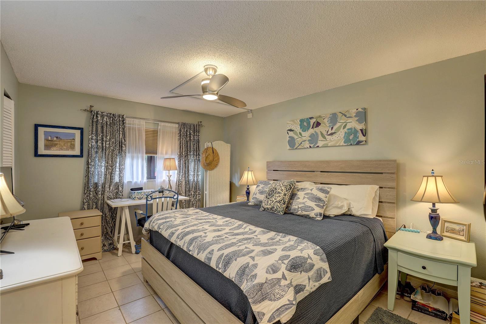 Image 4 of 31 For 2750 Bay Drive 4d