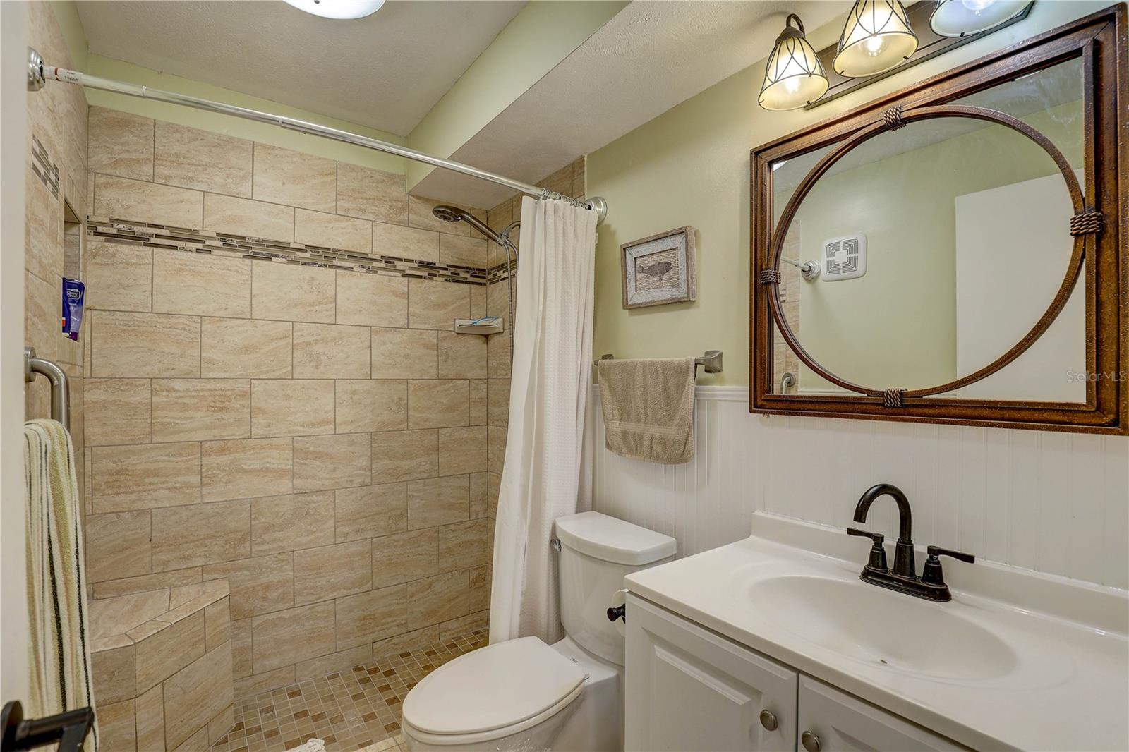 Image 5 of 31 For 2750 Bay Drive 4d