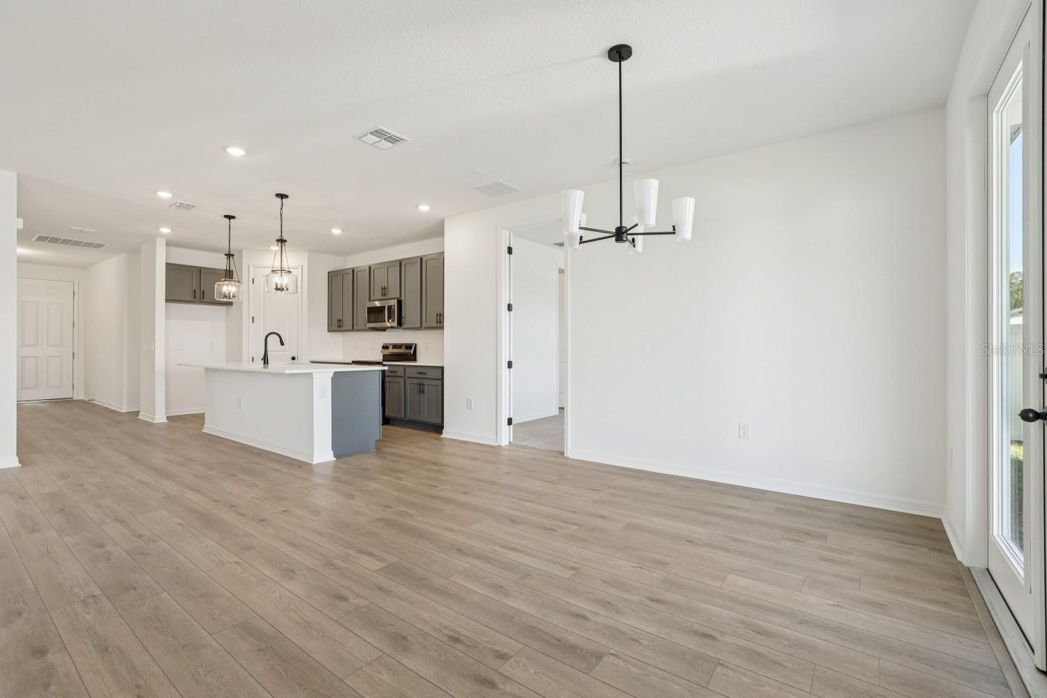 Image 10 of 40 For 2211 Broadbrook Drive