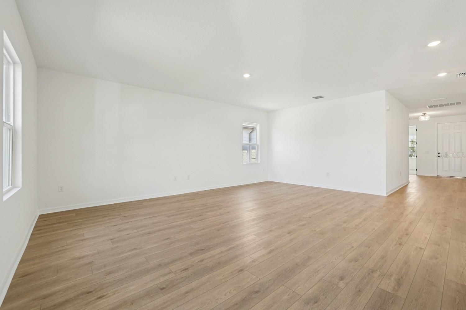 Image 5 of 40 For 2211 Broadbrook Drive