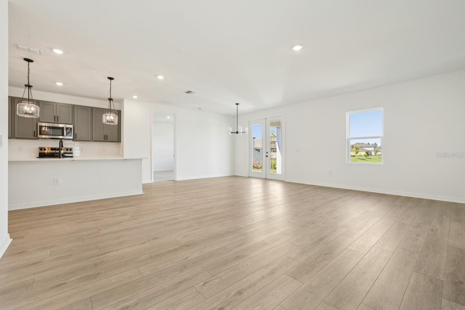 Image 7 of 40 For 2211 Broadbrook Drive