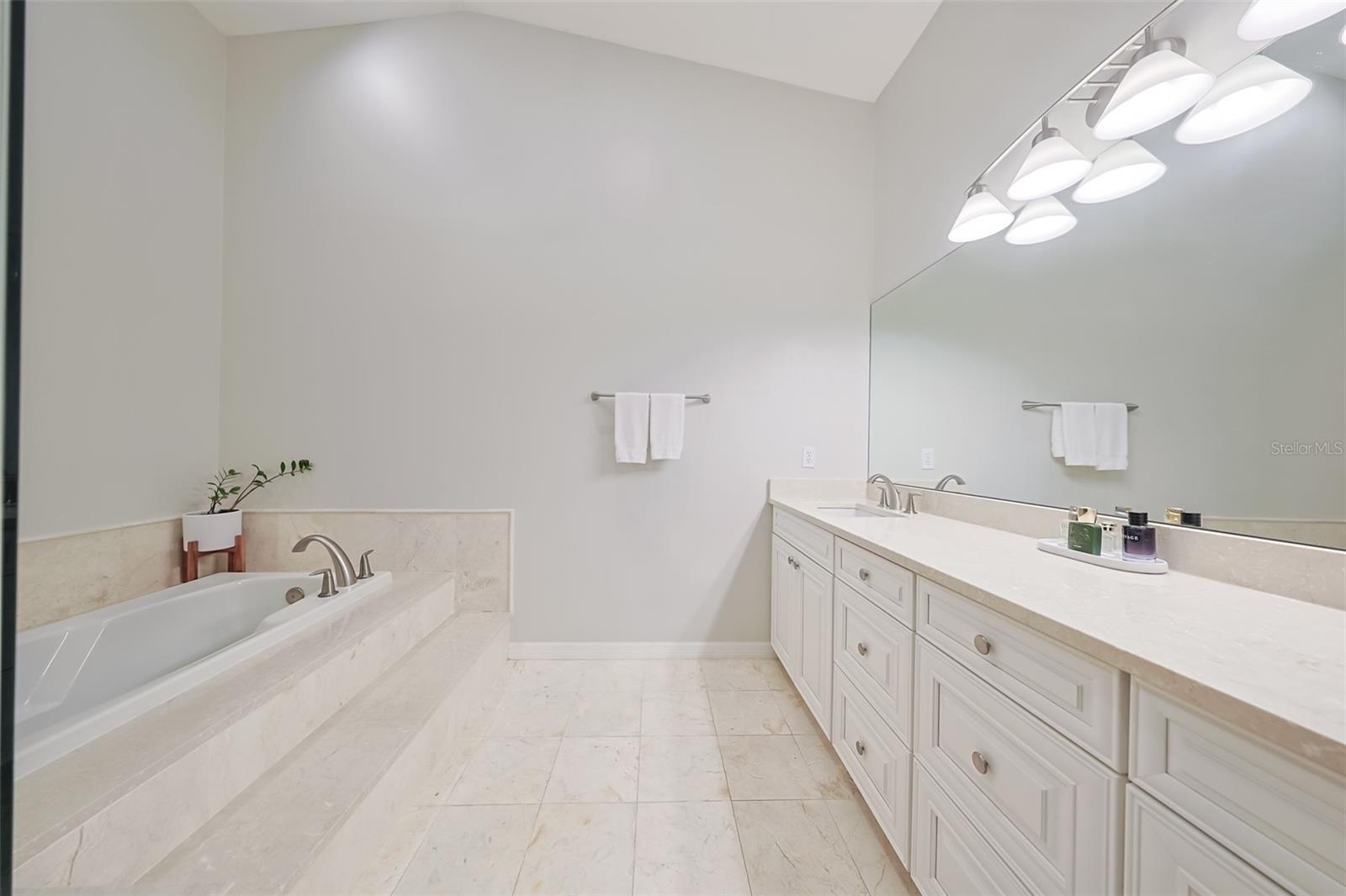 Image 24 of 56 For 2403 Palm Drive 2