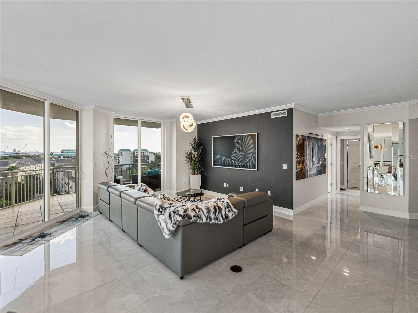 Image 14 of 100 For 450 Knights Run Avenue 702