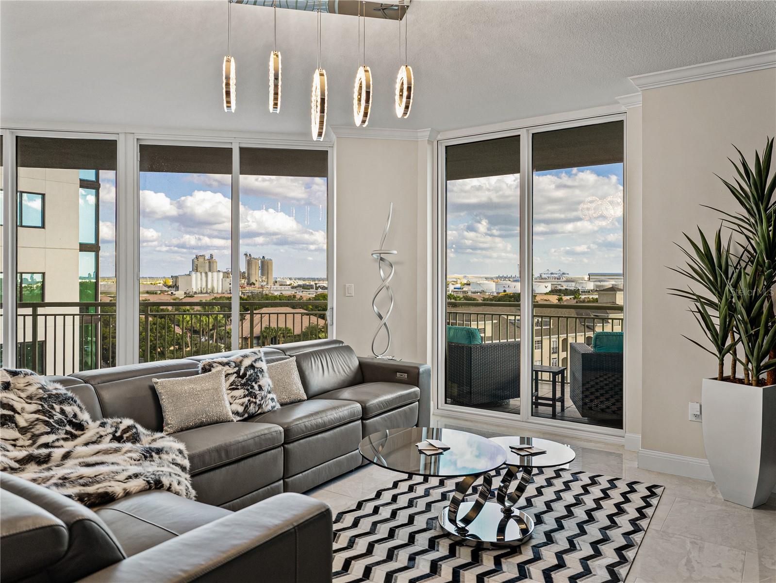 Image 16 of 100 For 450 Knights Run Avenue 702