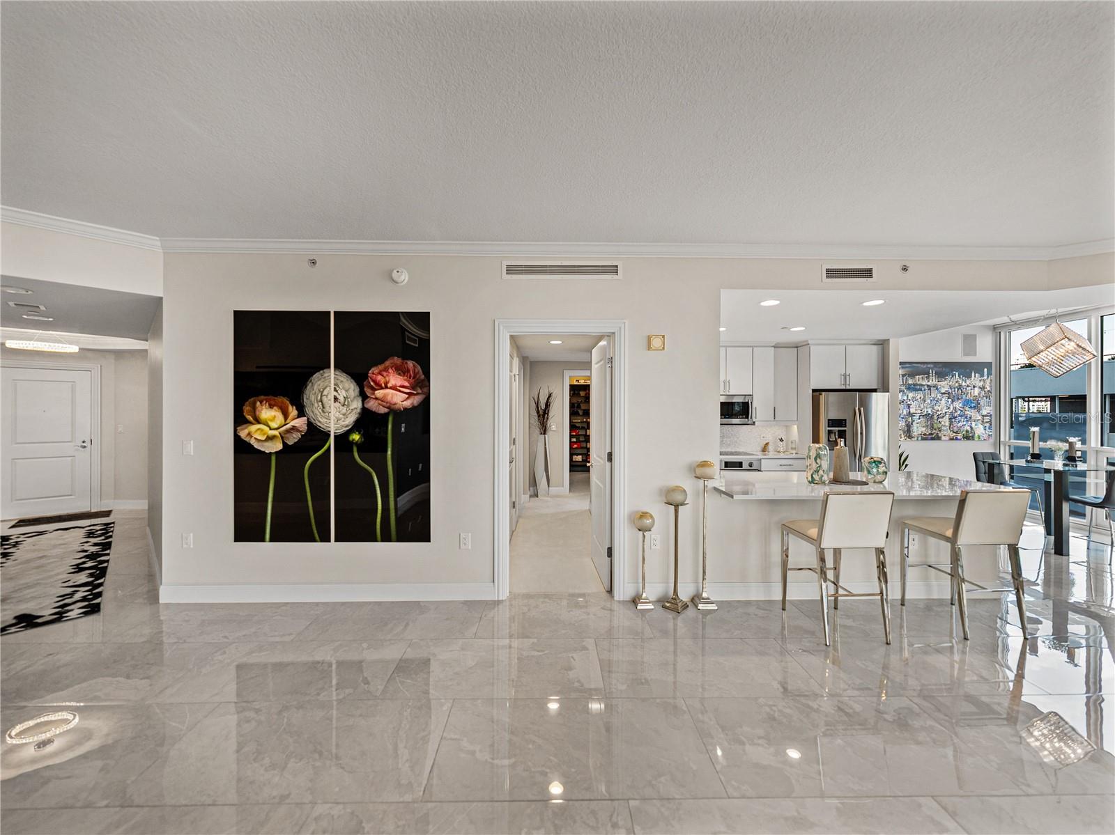 Image 19 of 100 For 450 Knights Run Avenue 702