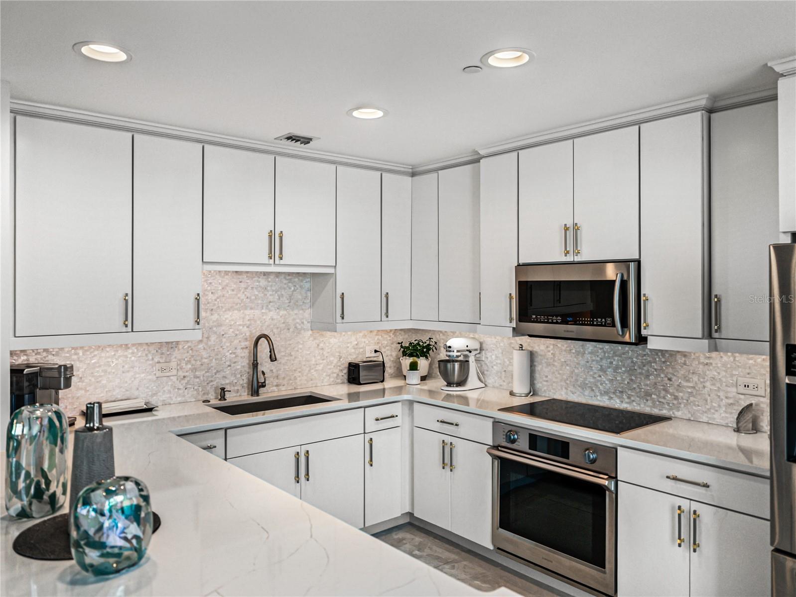 Image 29 of 100 For 450 Knights Run Avenue 702