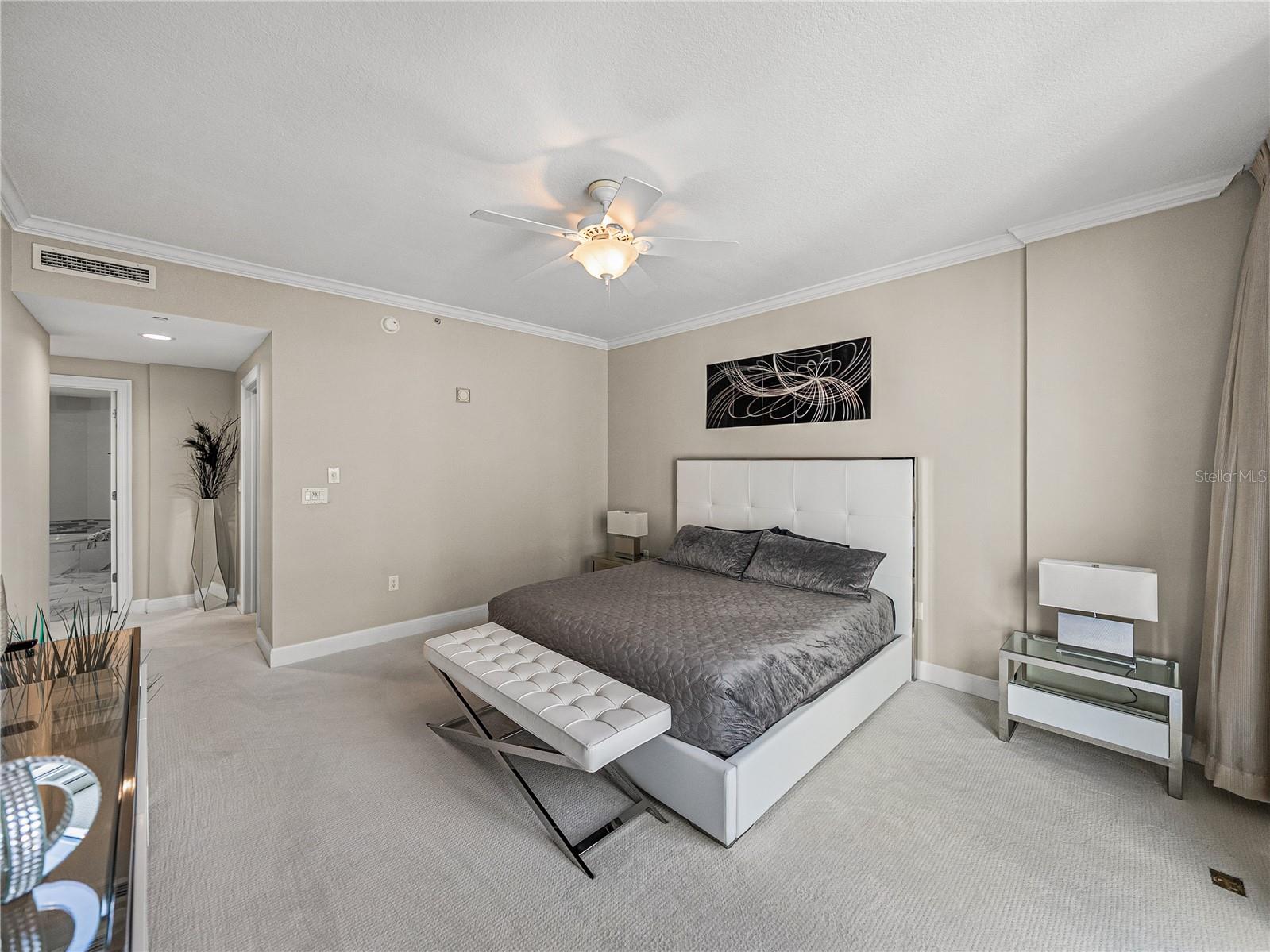 Image 39 of 100 For 450 Knights Run Avenue 702