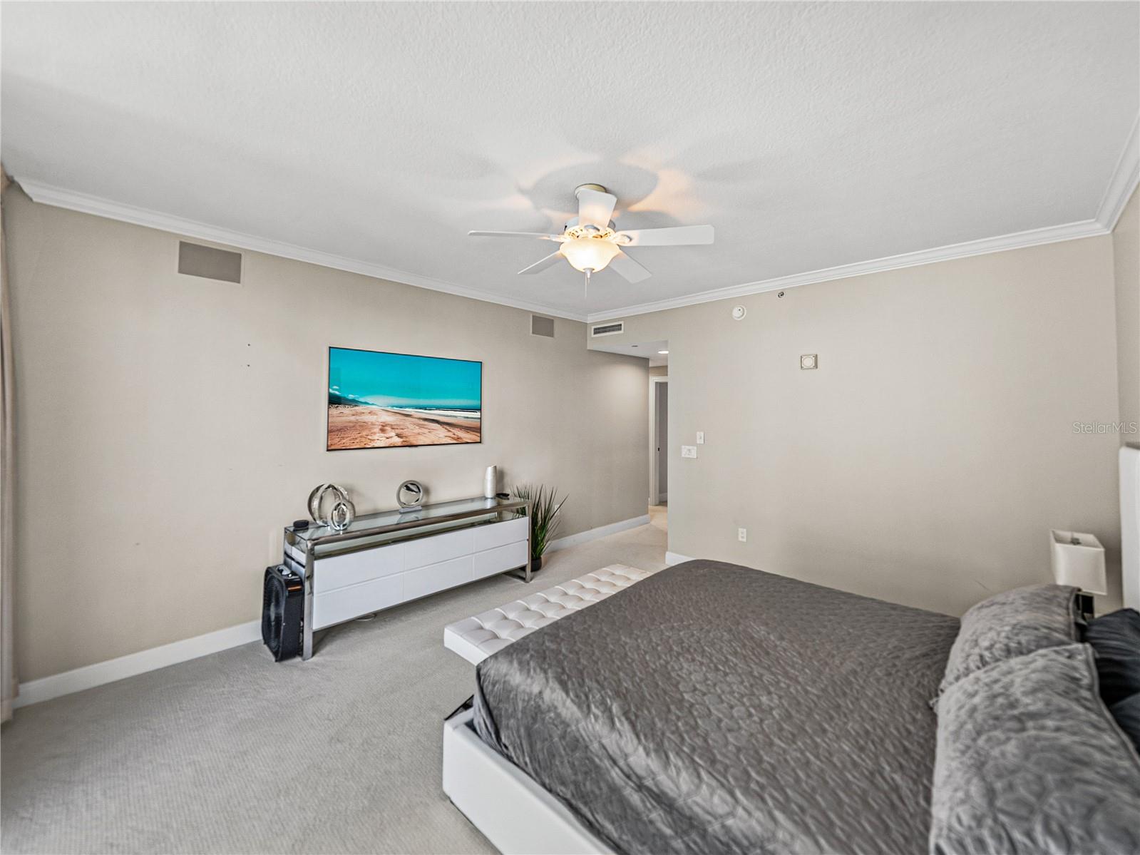 Image 40 of 100 For 450 Knights Run Avenue 702