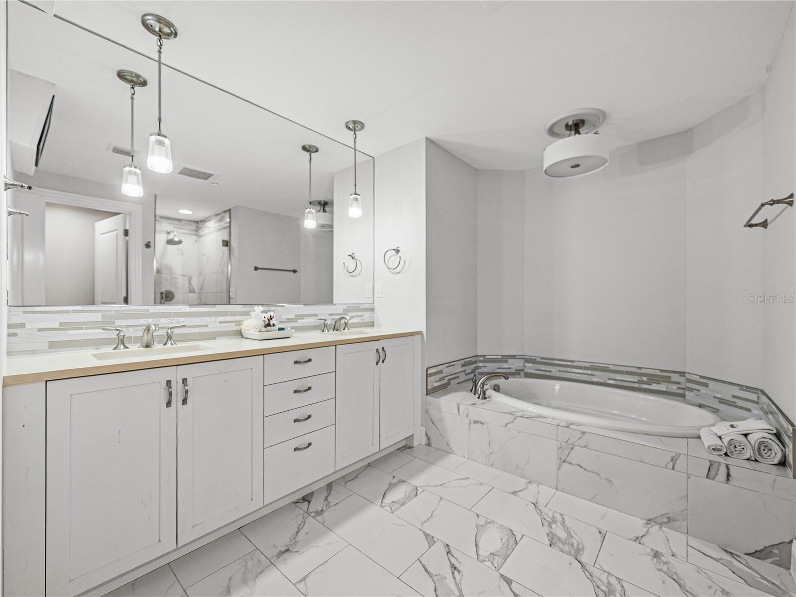 Image 42 of 100 For 450 Knights Run Avenue 702