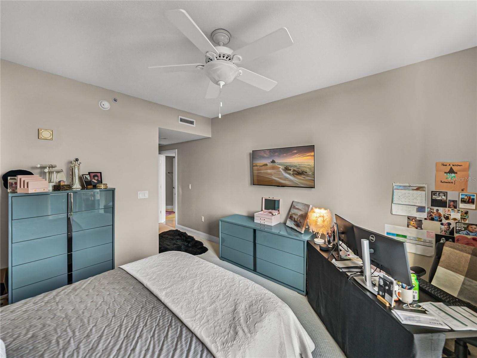 Image 48 of 100 For 450 Knights Run Avenue 702