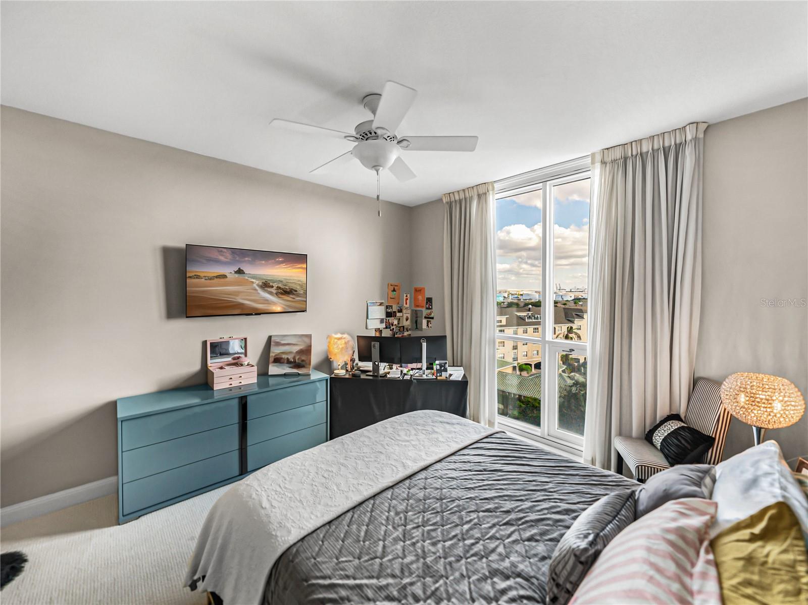 Image 49 of 100 For 450 Knights Run Avenue 702