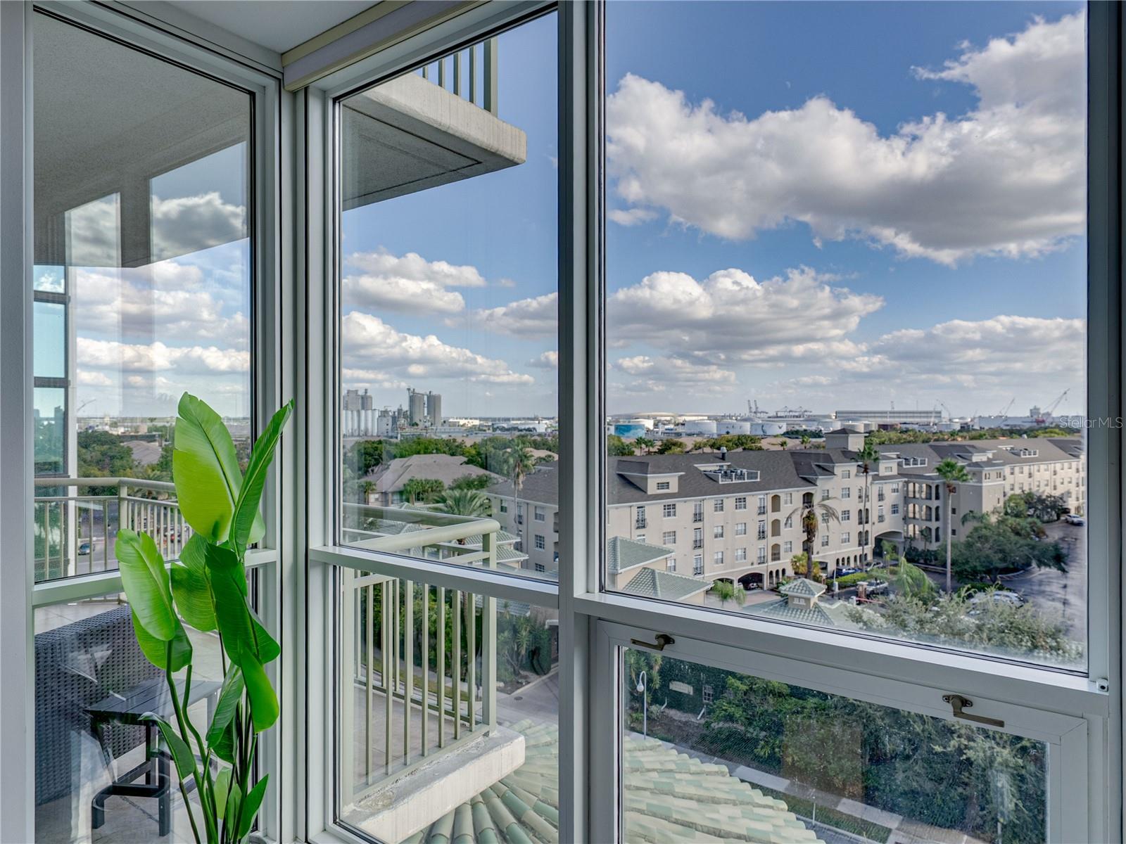 Image 56 of 100 For 450 Knights Run Avenue 702