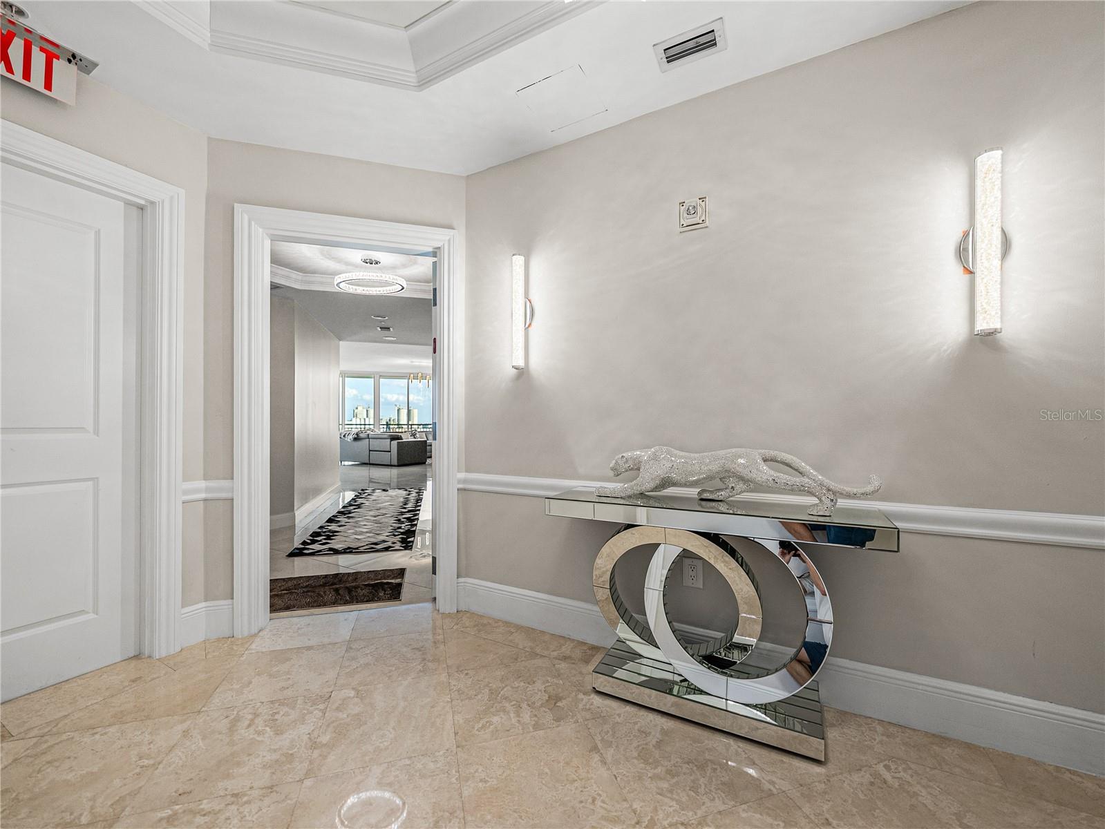 Image 6 of 100 For 450 Knights Run Avenue 702