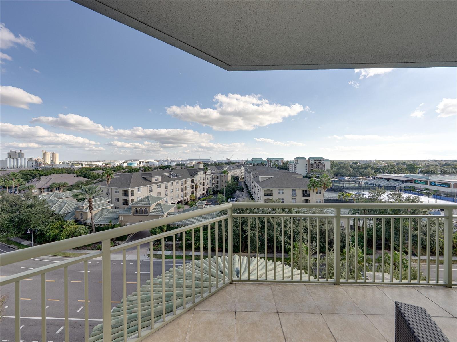 Image 67 of 100 For 450 Knights Run Avenue 702