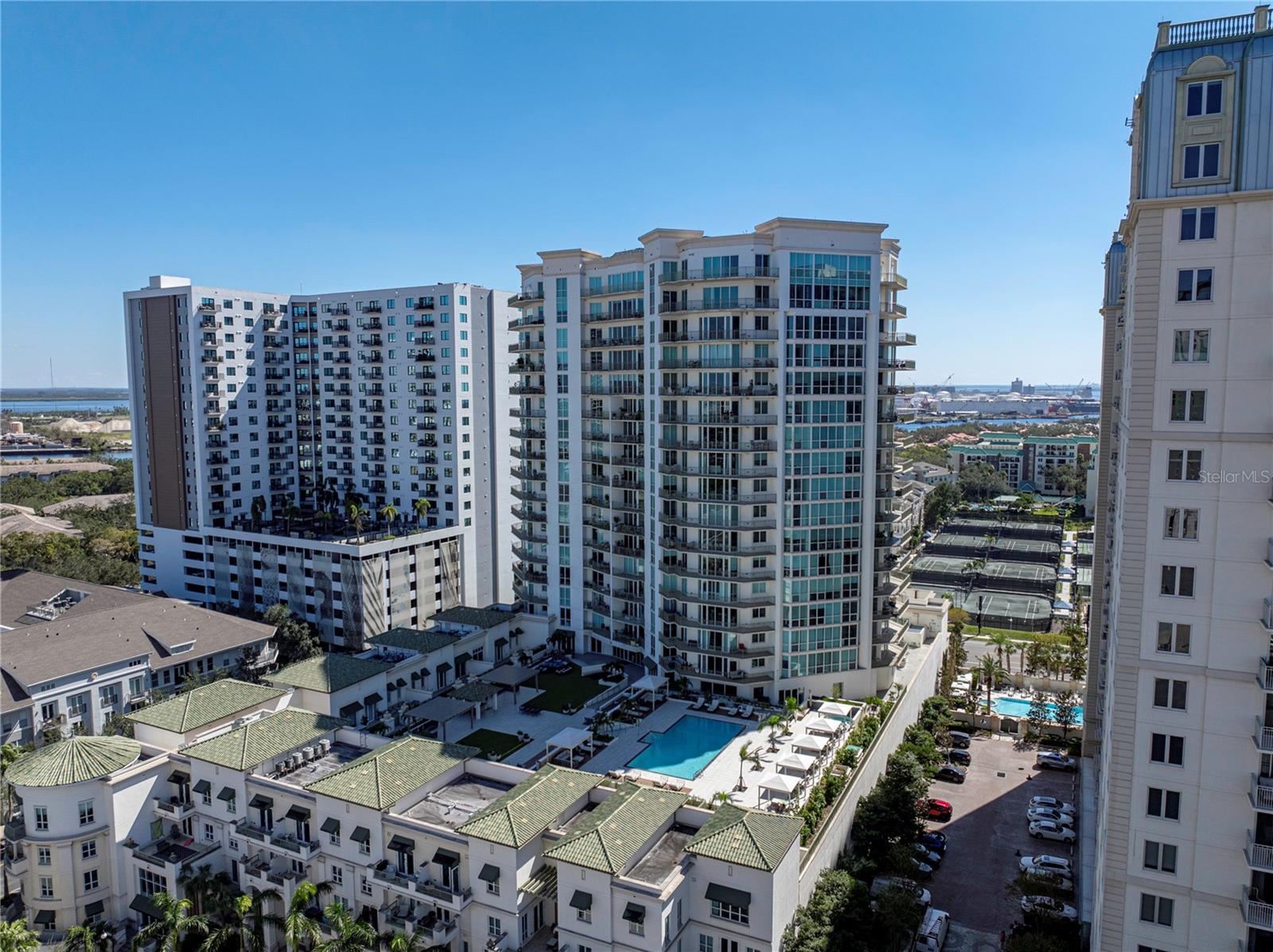 Image 72 of 100 For 450 Knights Run Avenue 702