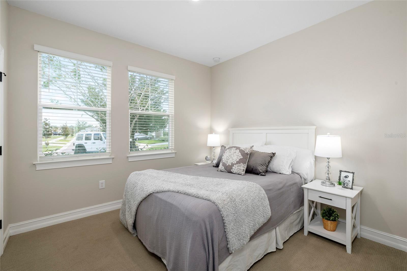 Image 31 of 49 For 10736 Whitland Grove Drive