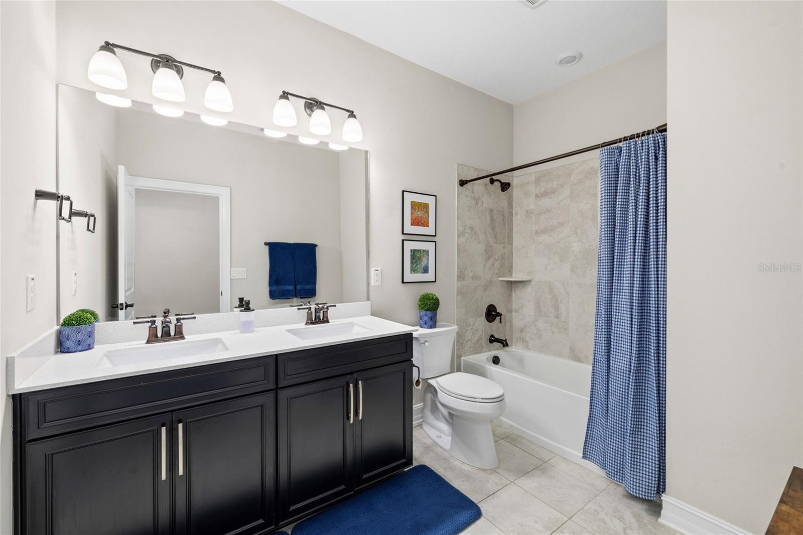 Image 33 of 49 For 10736 Whitland Grove Drive