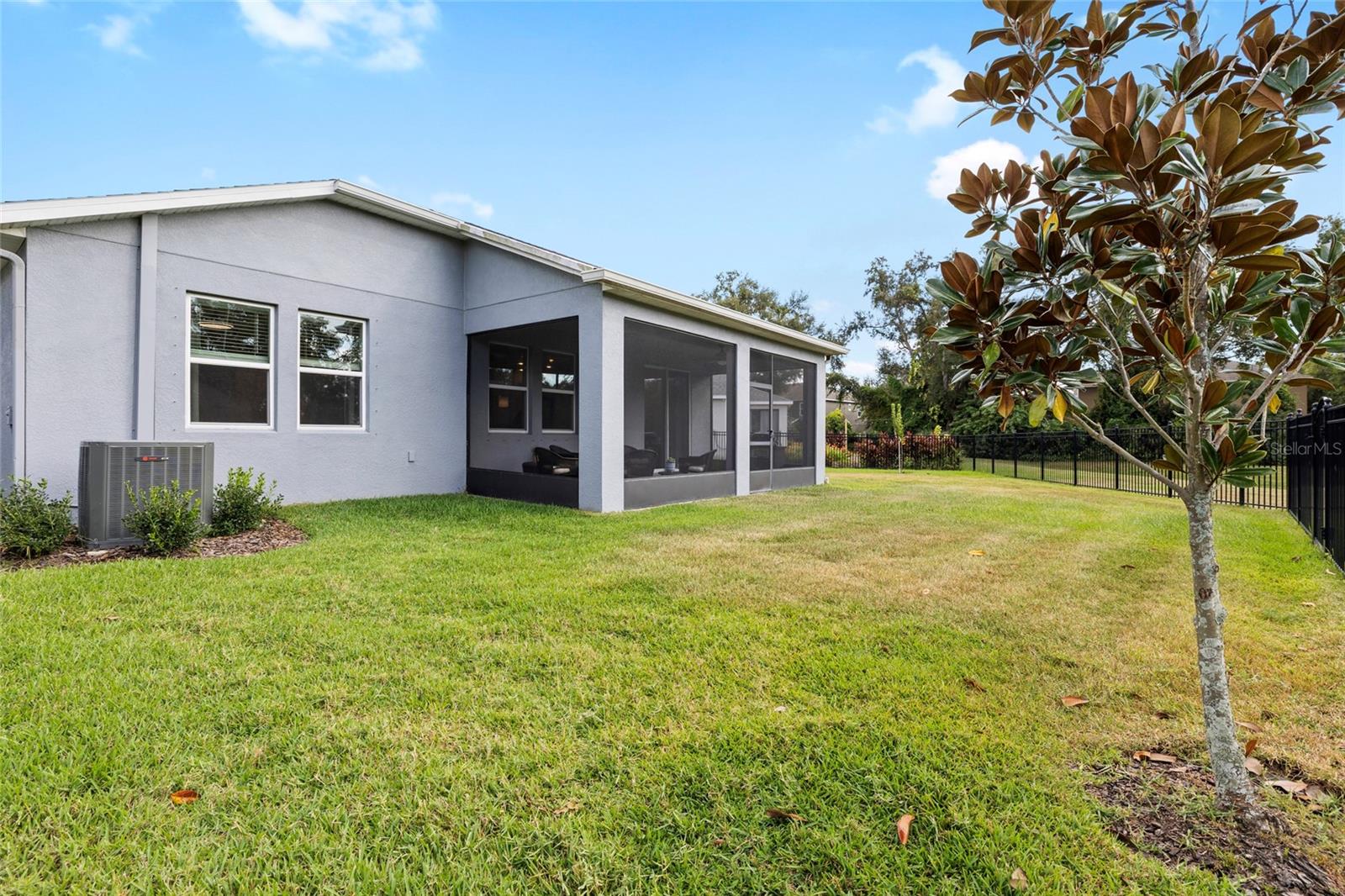 Image 36 of 49 For 10736 Whitland Grove Drive