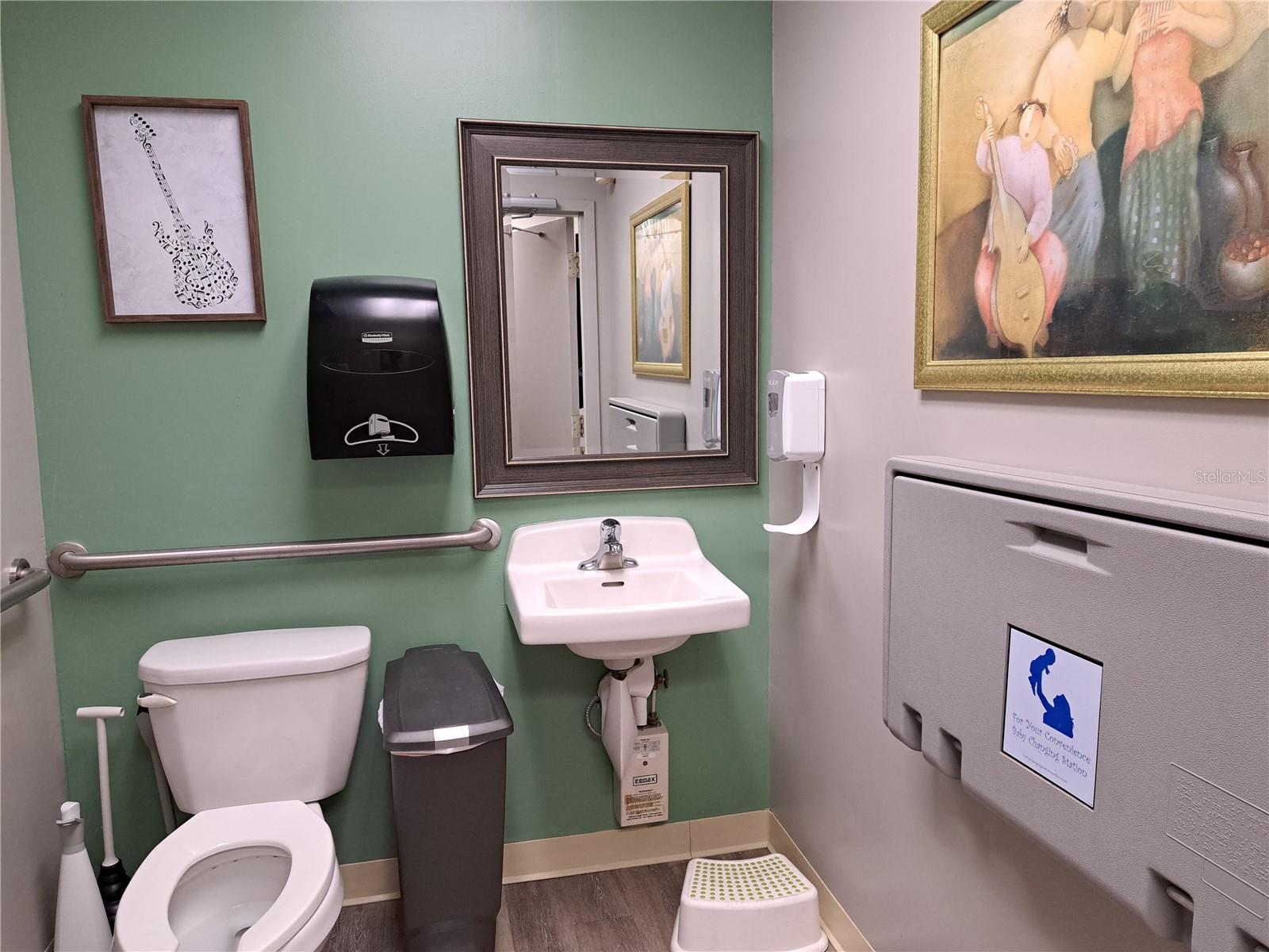 Image 33 of 98 For 1600 Achieva Way