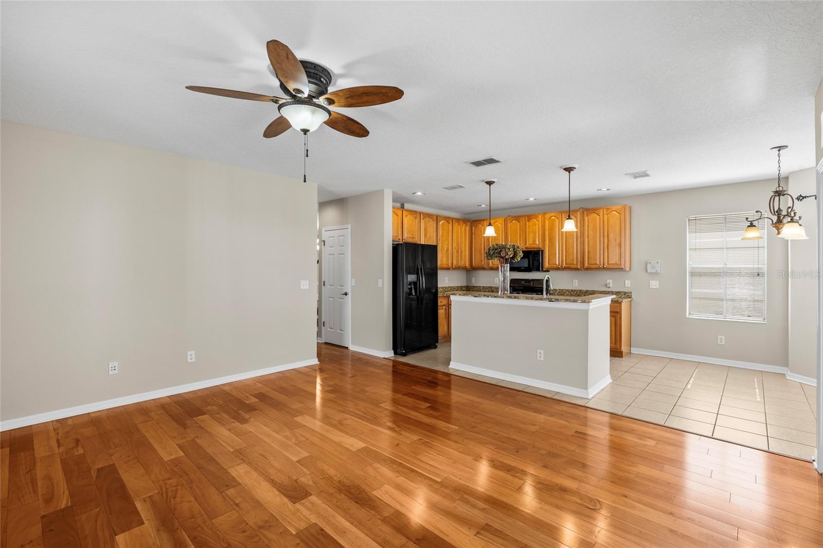 Image 16 of 61 For 5909 Grand Loneoak Lane