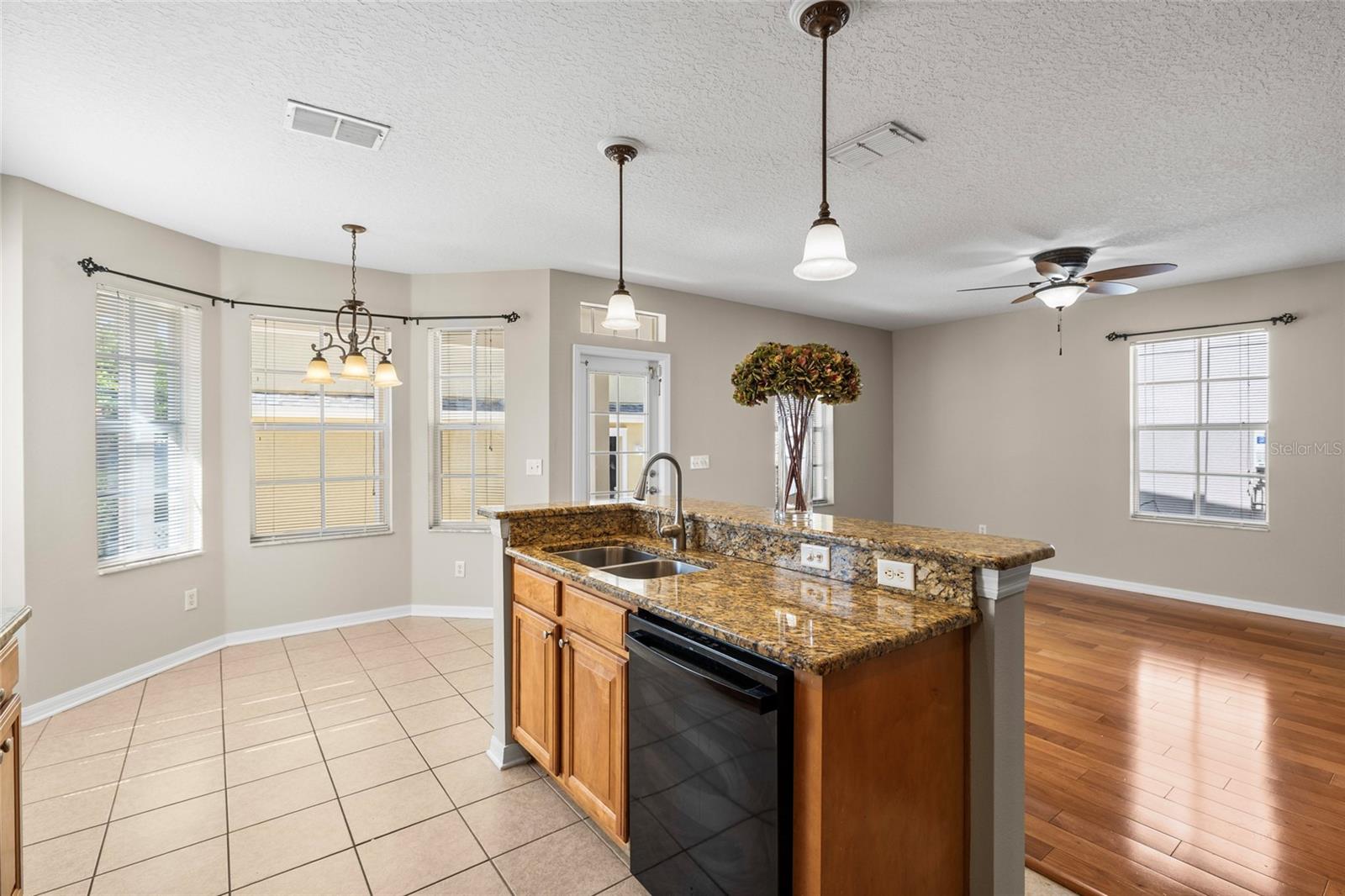 Image 23 of 61 For 5909 Grand Loneoak Lane