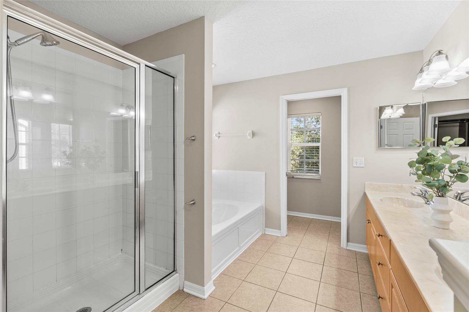 Image 36 of 61 For 5909 Grand Loneoak Lane