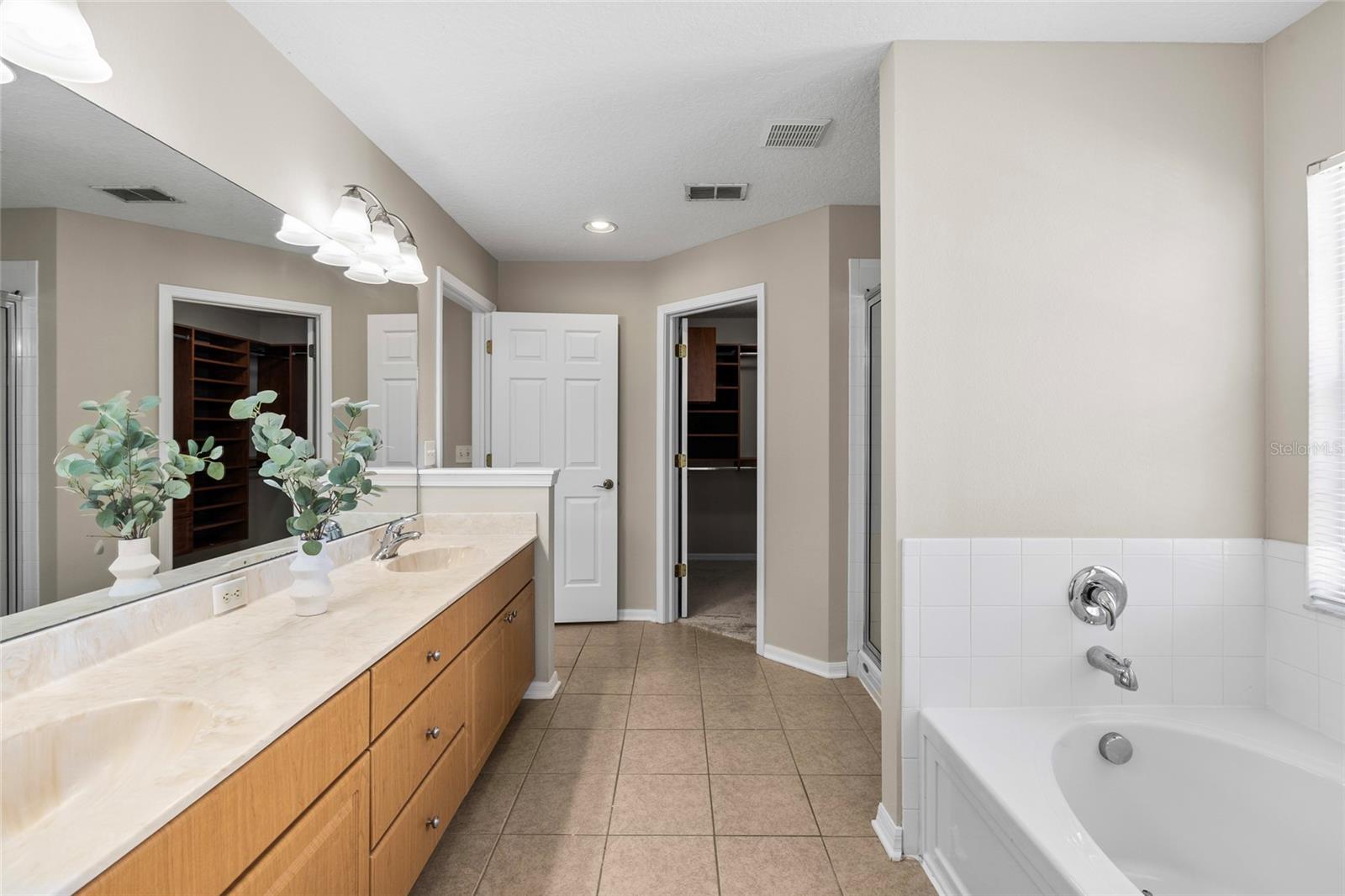 Image 37 of 61 For 5909 Grand Loneoak Lane