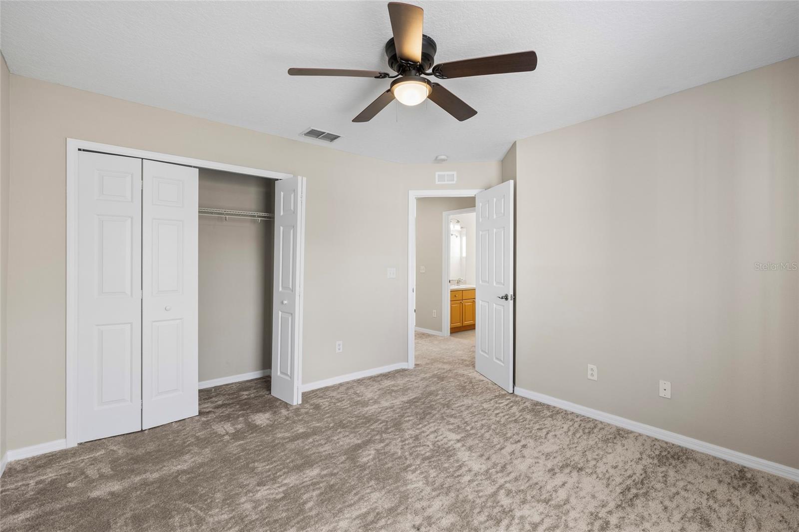 Image 44 of 61 For 5909 Grand Loneoak Lane