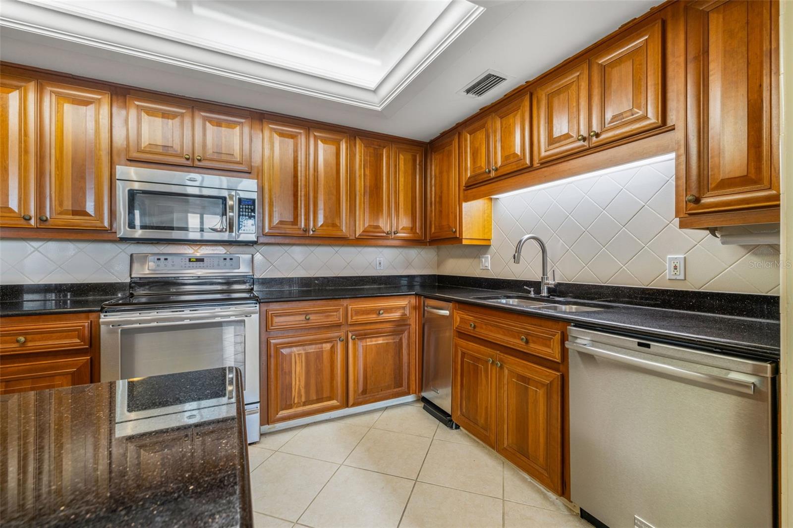 Image 12 of 60 For 6 Belleview Boulevard 801