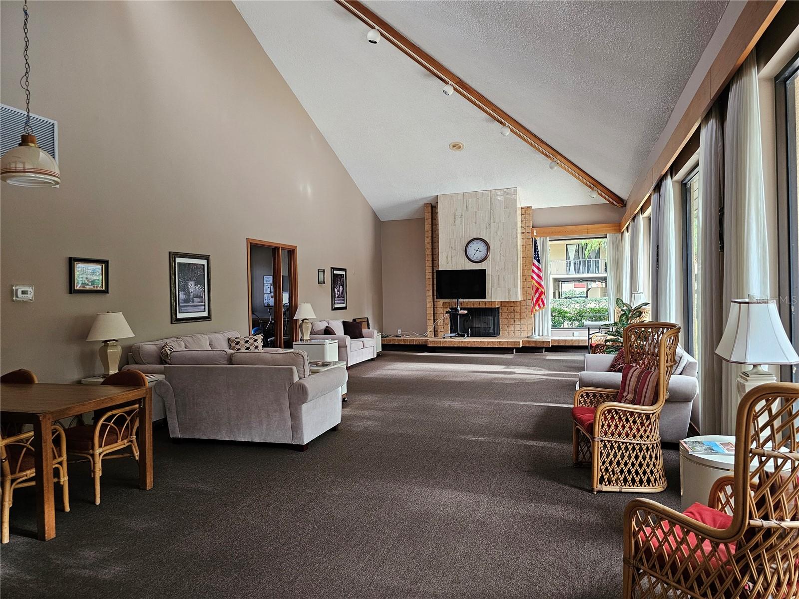 Image 38 of 57 For 3078 Eastland Boulevard 107