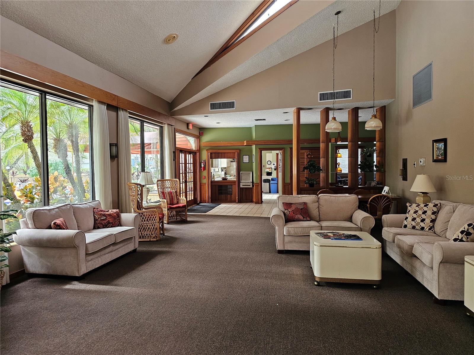 Image 40 of 57 For 3078 Eastland Boulevard 107