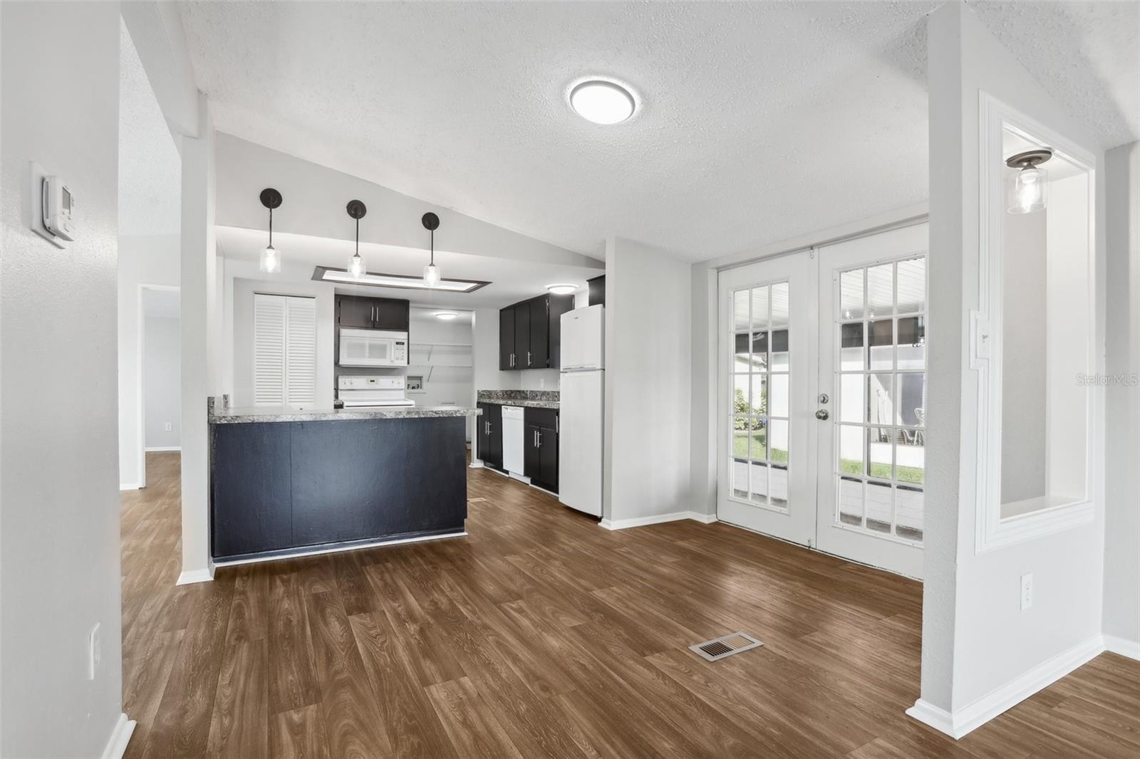 Image 15 of 48 For 3121 Briar Street