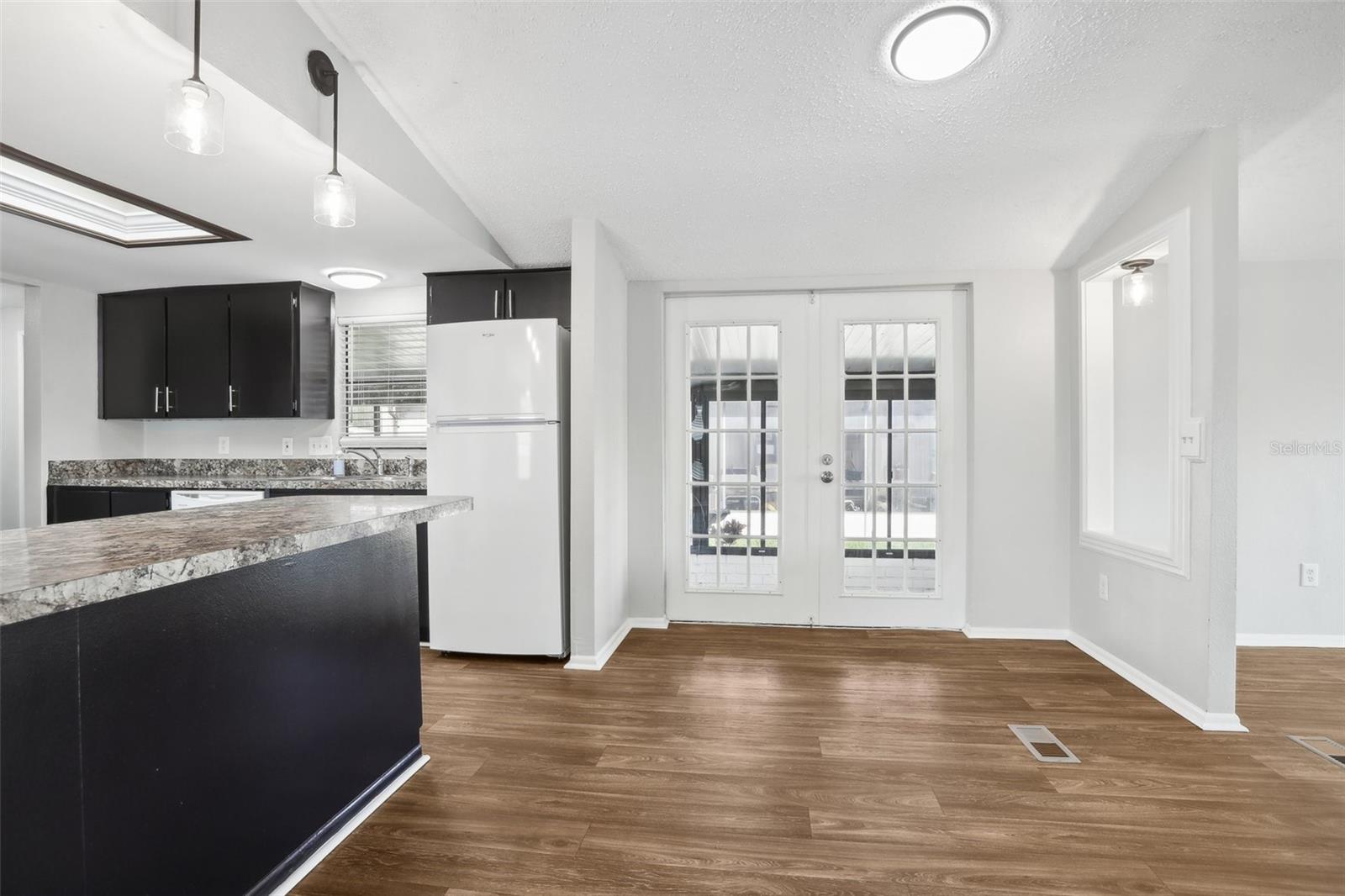 Image 16 of 48 For 3121 Briar Street