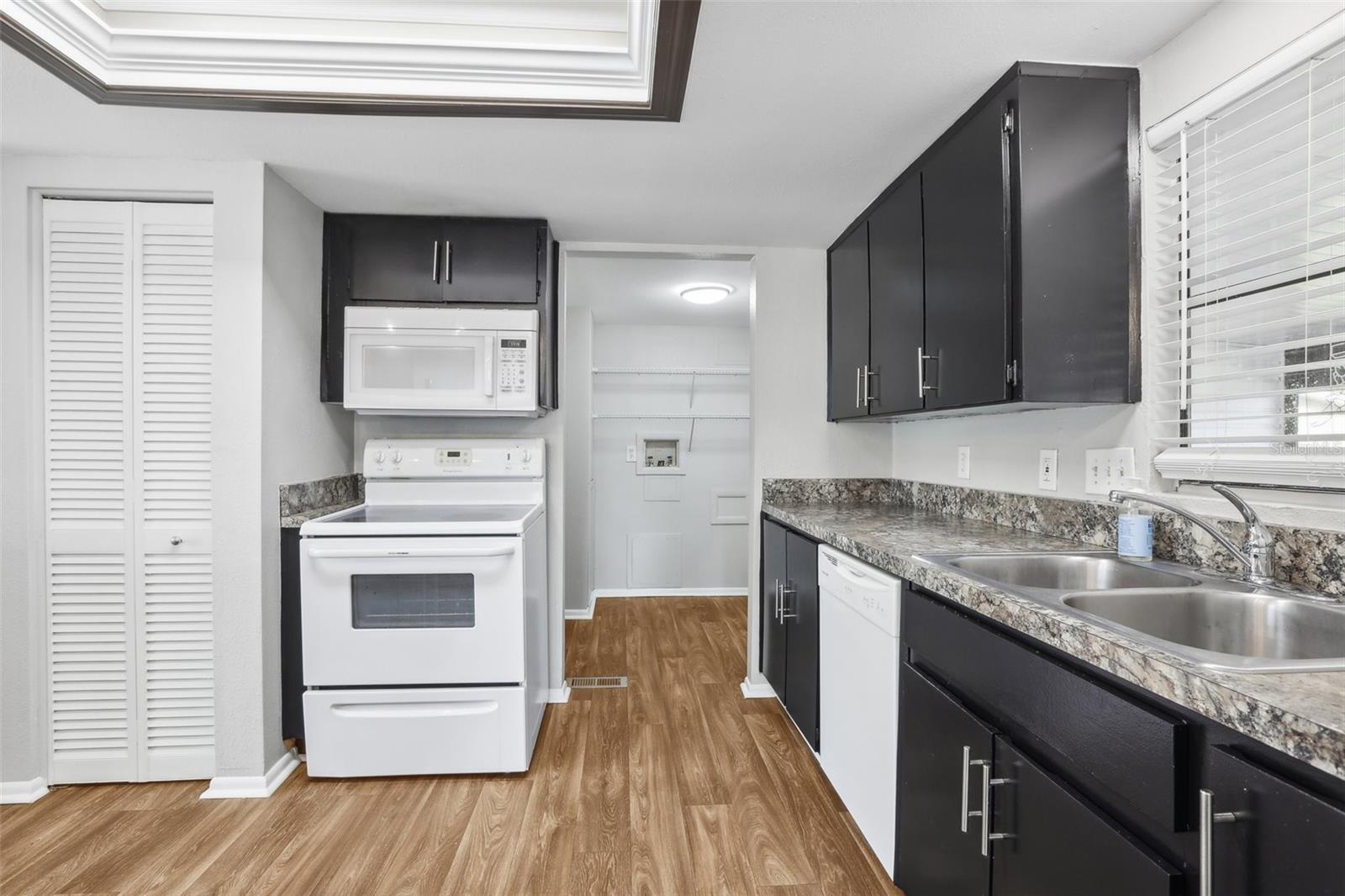 Image 18 of 48 For 3121 Briar Street