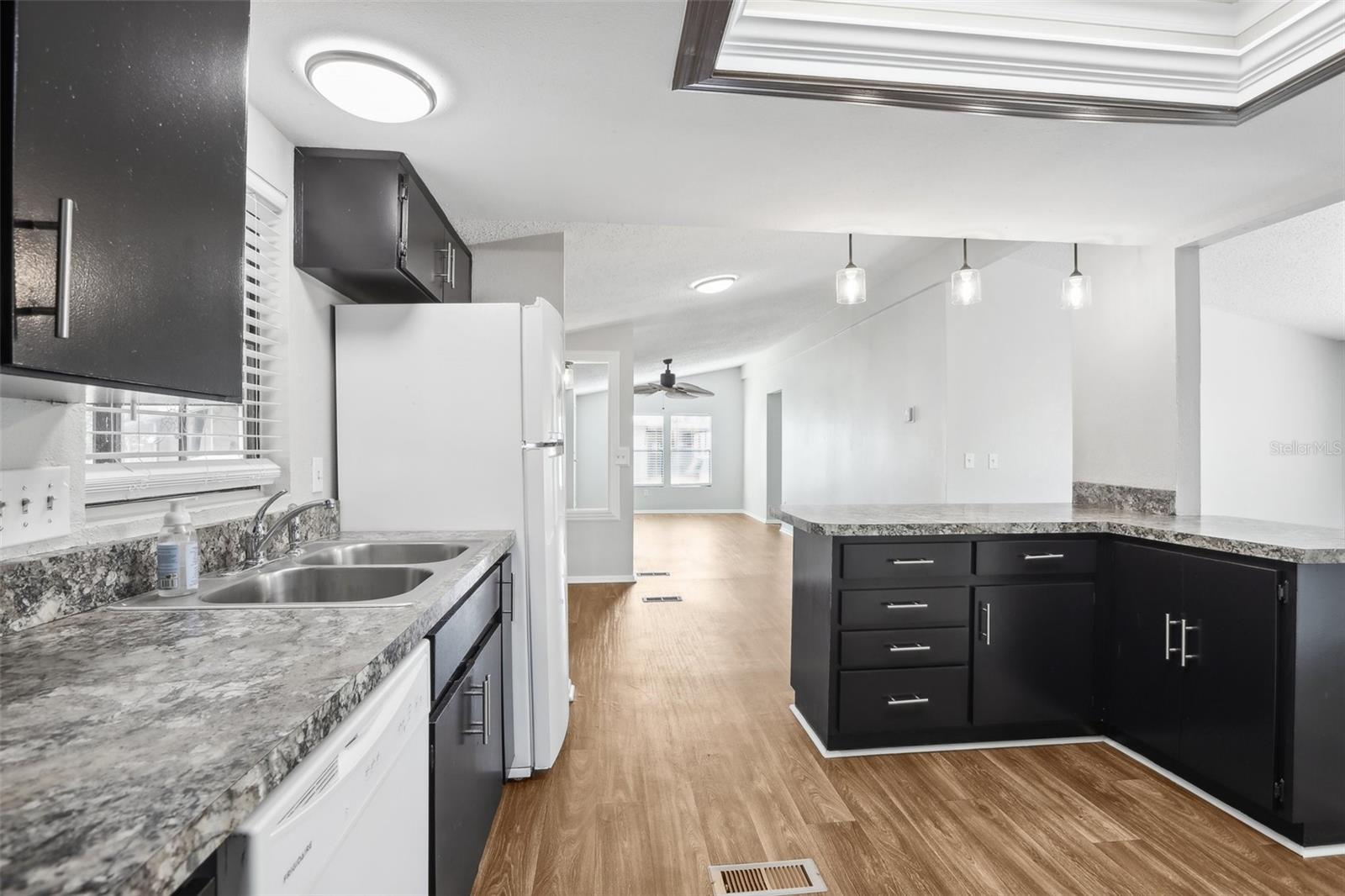 Image 20 of 48 For 3121 Briar Street