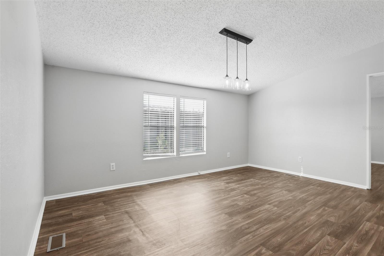 Image 23 of 48 For 3121 Briar Street