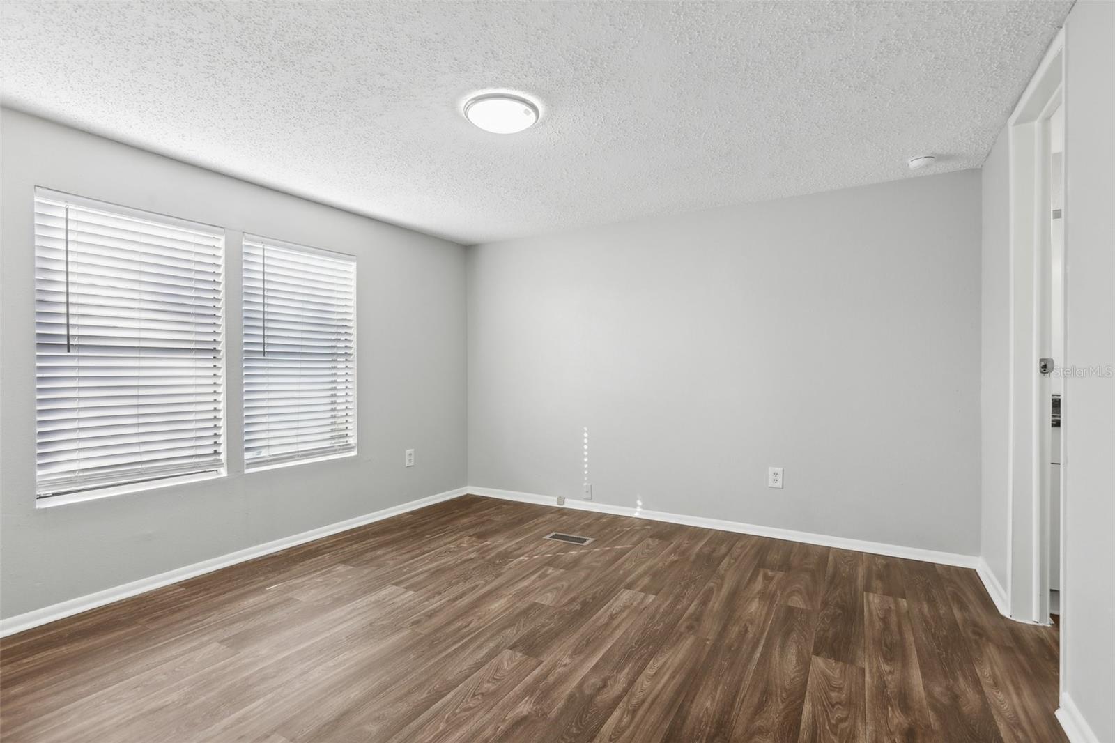 Image 26 of 48 For 3121 Briar Street