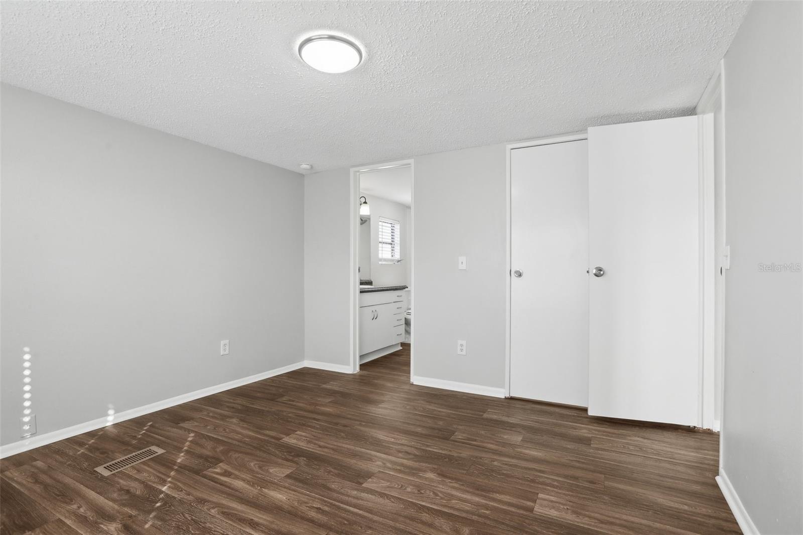 Image 28 of 48 For 3121 Briar Street