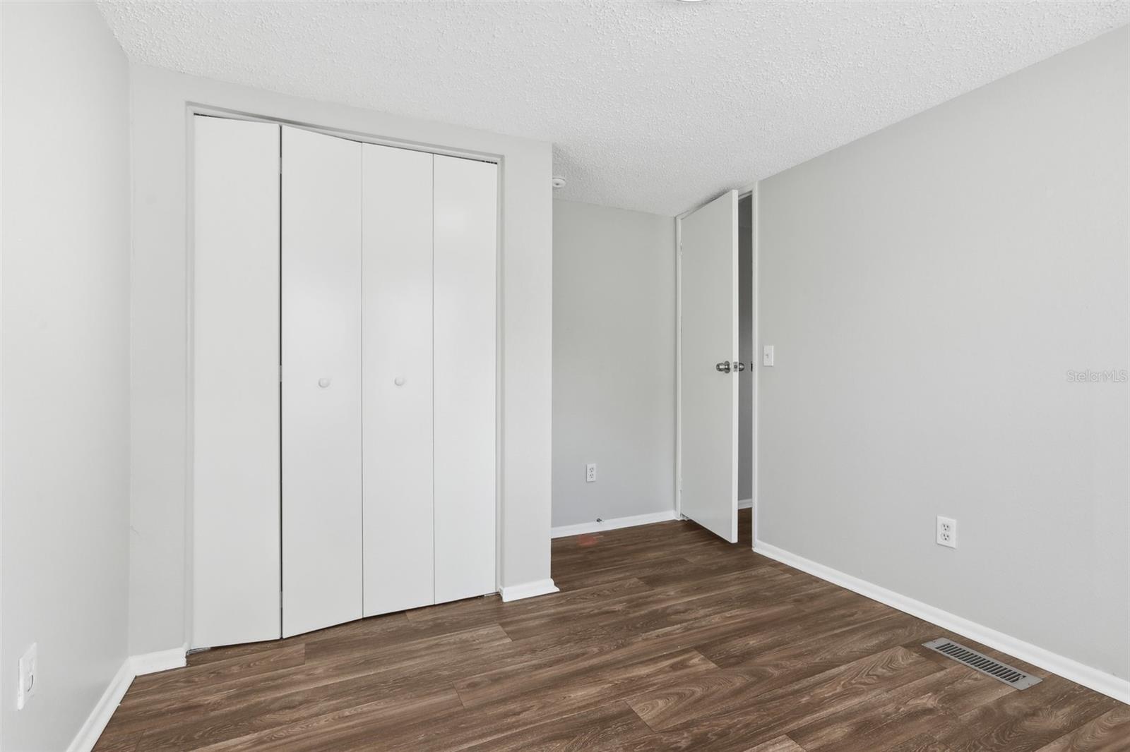 Image 33 of 48 For 3121 Briar Street