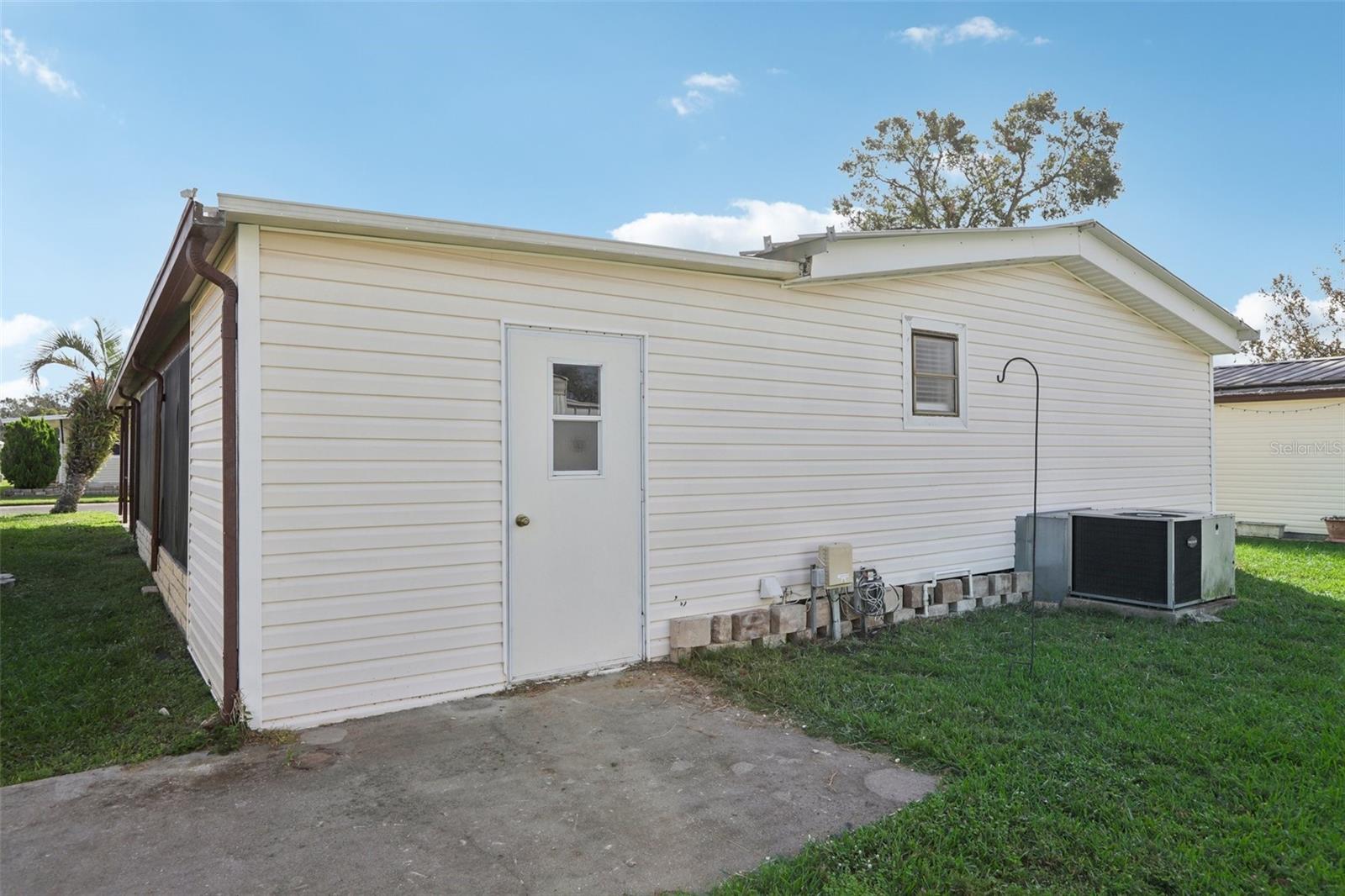 Image 43 of 48 For 3121 Briar Street