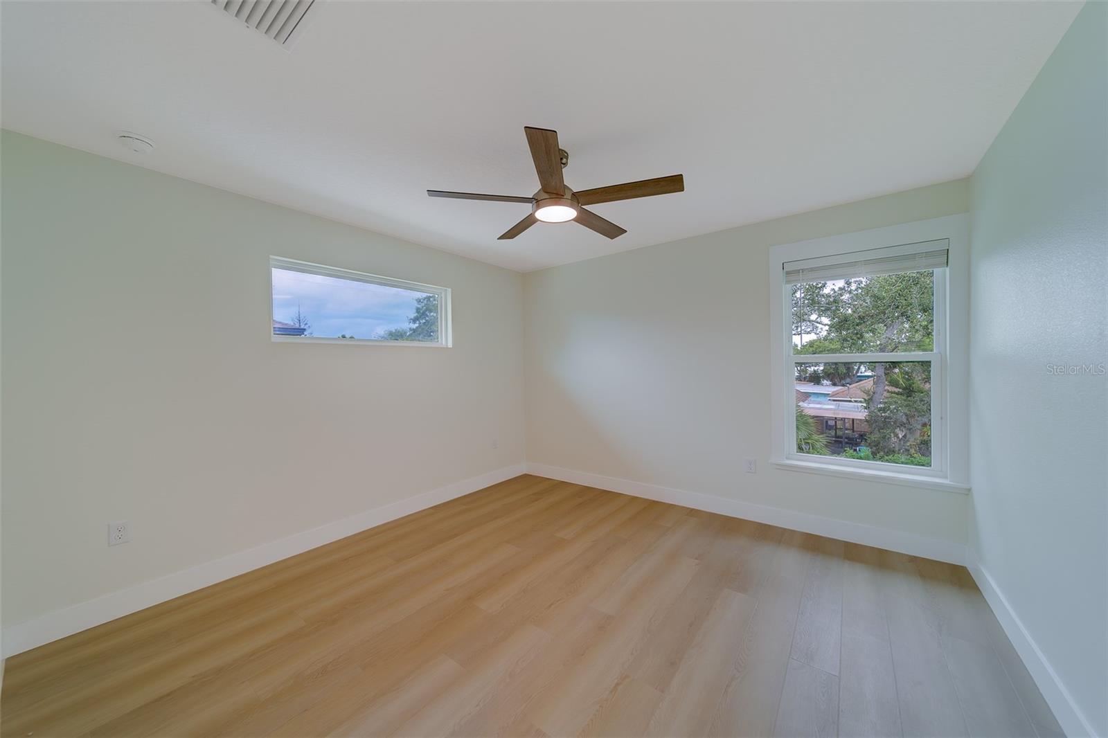 Image 10 of 64 For 14723 Sunset Drive