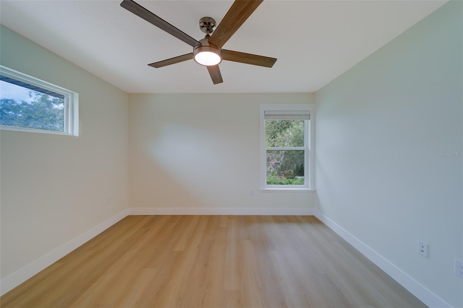 Image 11 of 64 For 14723 Sunset Drive