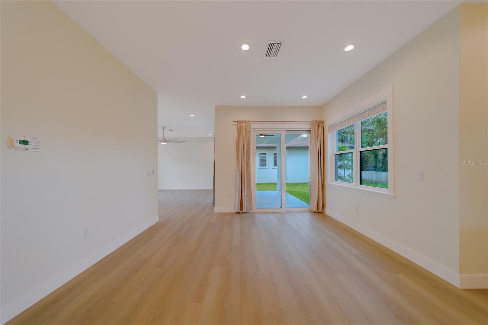 Image 13 of 64 For 14723 Sunset Drive