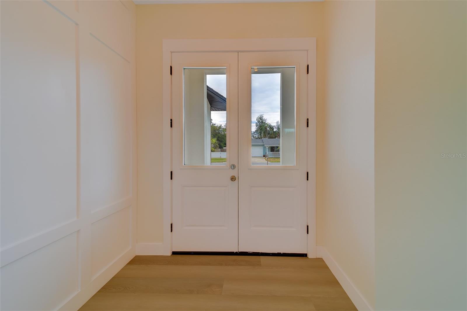 Image 2 of 64 For 14723 Sunset Drive